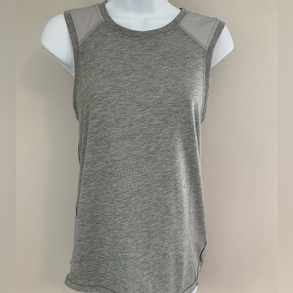 Athletic Works Gray Sleeveless Tank Top with Crew Neck